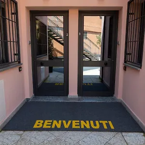 La Casa Sul Naviglio Di Debora Milan