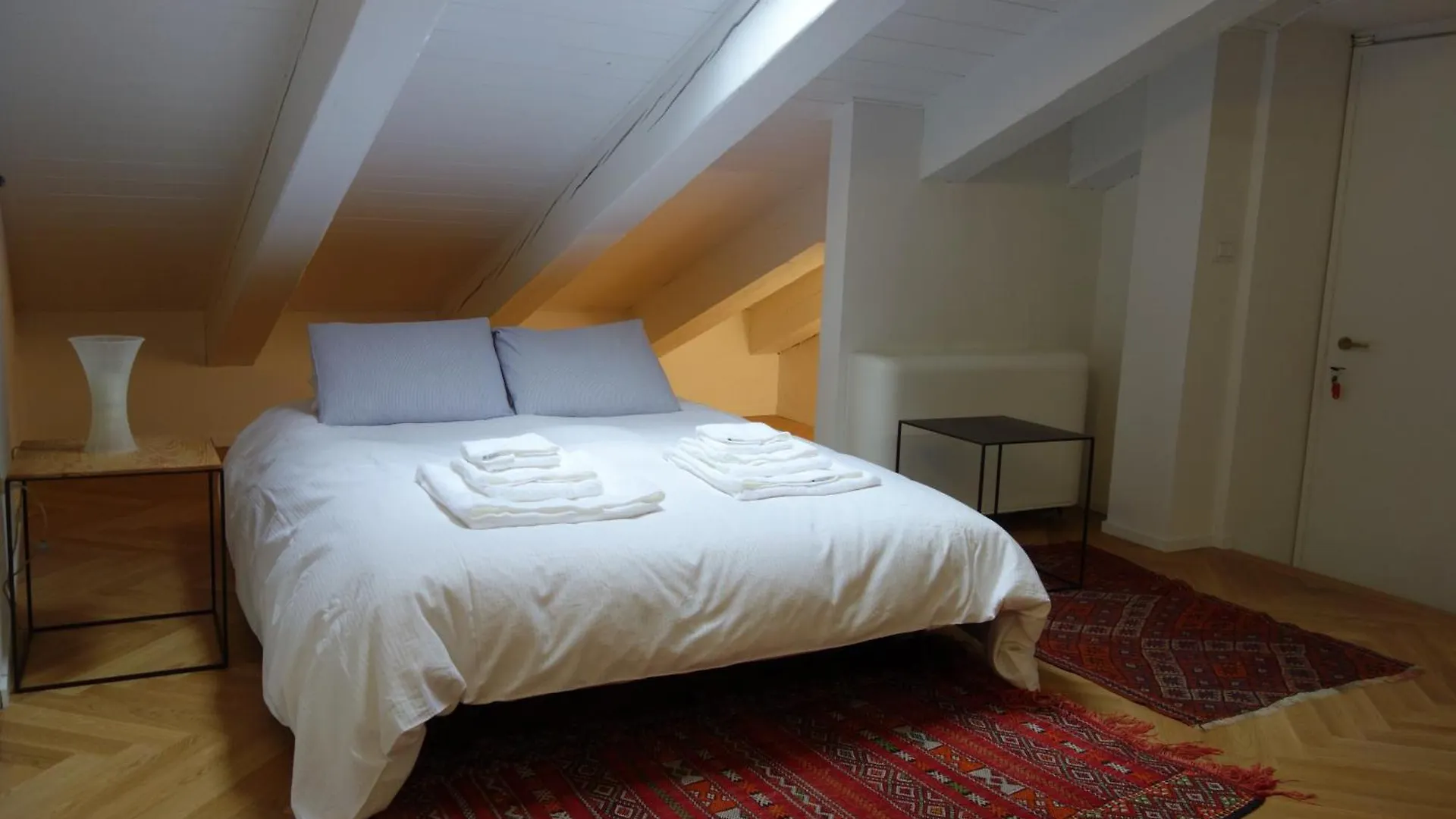 Charming Suite On The Roofs Of Navigli Milan 0*,